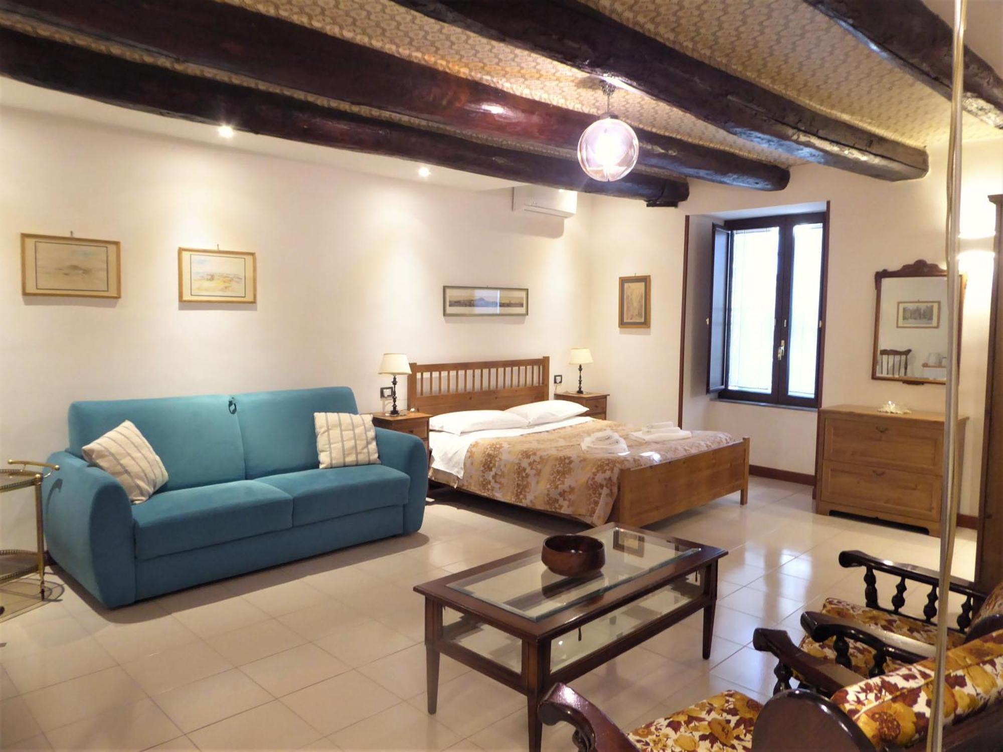 Отель Casa Cesira Incentro Неаполь Экстерьер фото