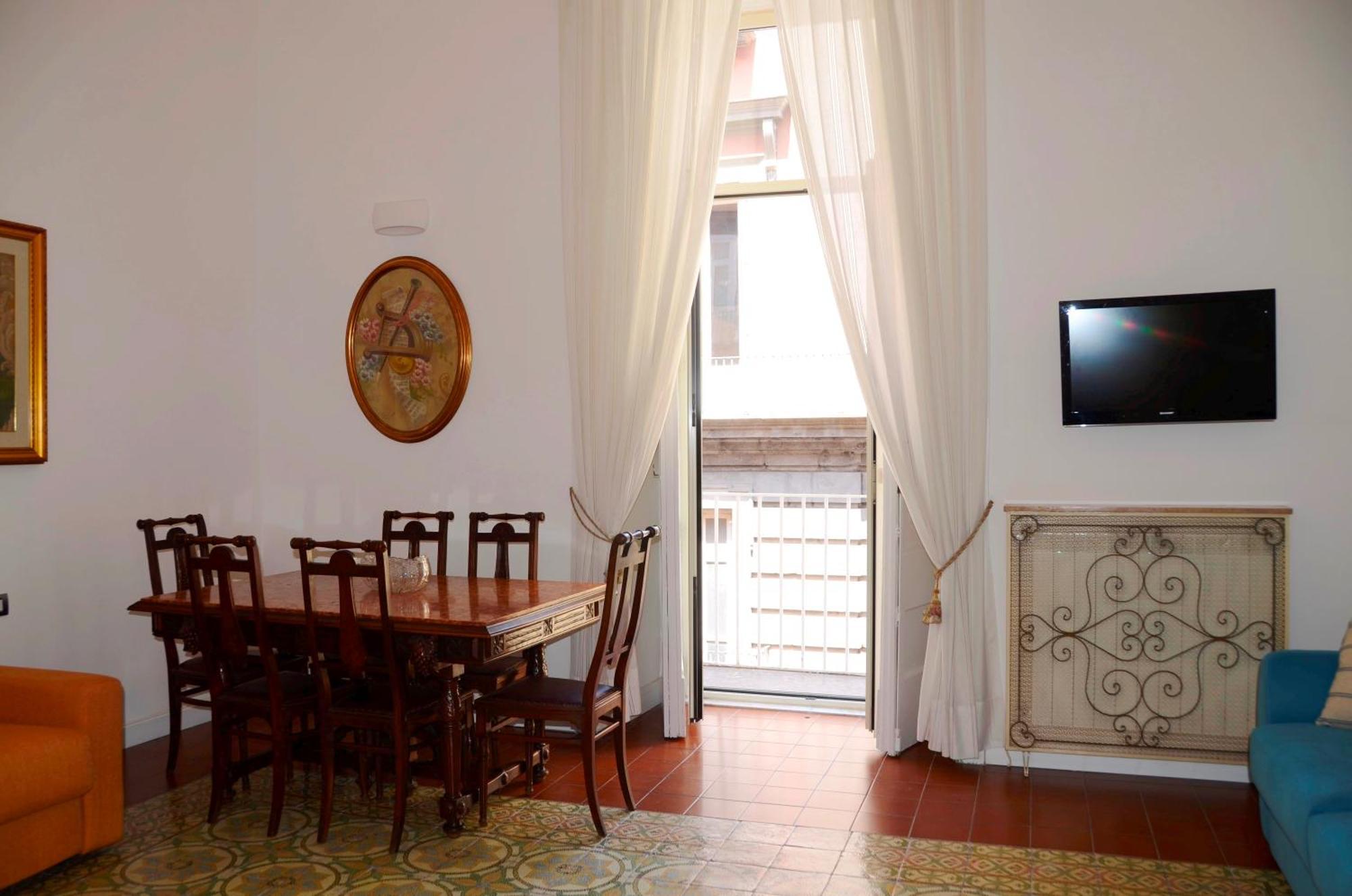Отель Casa Cesira Incentro Неаполь Экстерьер фото