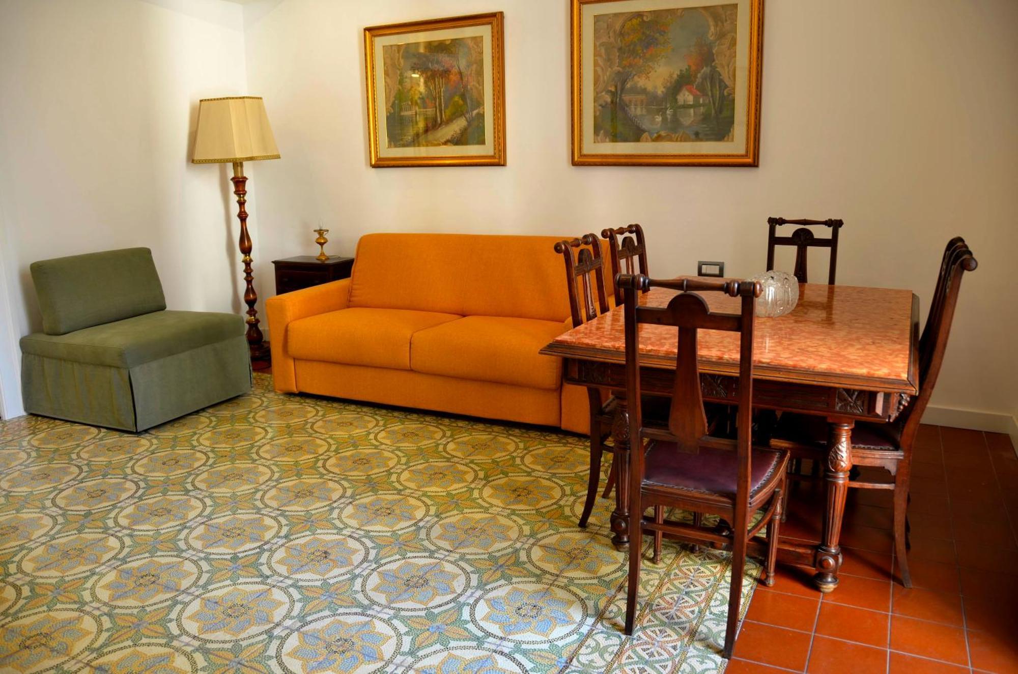 Отель Casa Cesira Incentro Неаполь Экстерьер фото