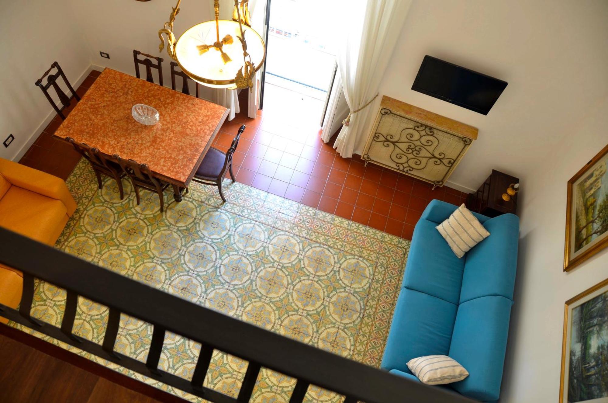 Отель Casa Cesira Incentro Неаполь Экстерьер фото